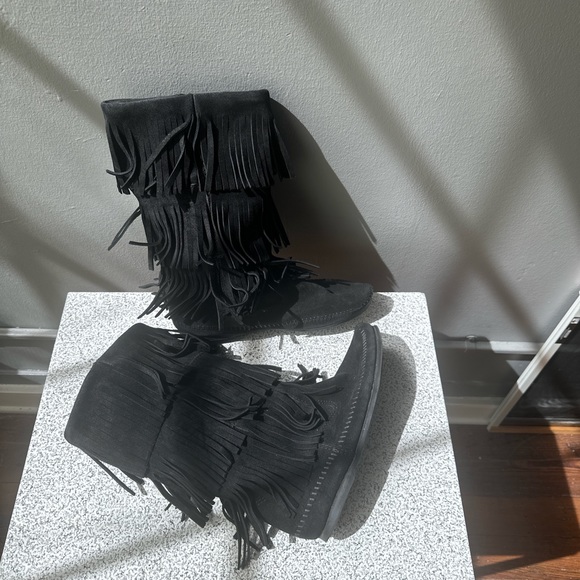 Three layer Fringe black boot - Picture 2 of 2